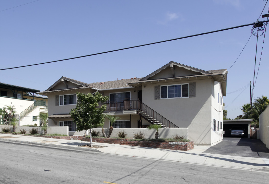 820 N Euclid St in La Habra, CA - Foto de edificio