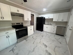 4539 Bluff Rd in Columbia, SC - Building Photo - Building Photo