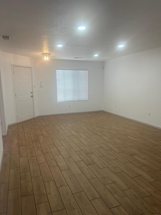 440 Adirondack Pl SE in Albuquerque, NM - Foto de edificio - Building Photo