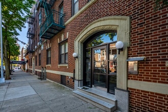 466 76th St in Brooklyn, NY - Foto de edificio - Building Photo