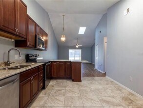 505 Woodview Dr in Tavares, FL - Building Photo - Building Photo