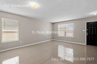732 Teichelkamp Dr in Horizon City, TX - Foto de edificio - Building Photo