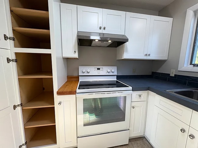 26 Hadley Rd in Sunderland, MA - Building Photo - Building Photo