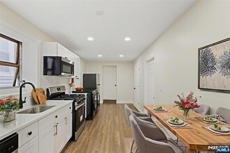 86 Farnham Ave in Garfield, NJ - Foto de edificio - Building Photo