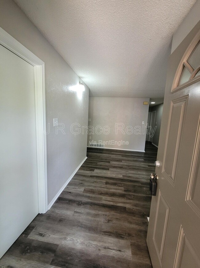 2225 Charboneau Dr in Waco, TX - Building Photo - Building Photo