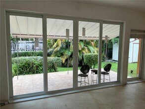 12140 NE Miami Ct in North Miami, FL - Building Photo - Building Photo