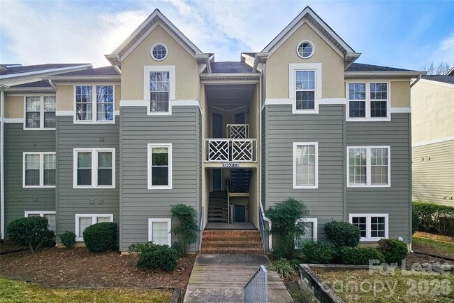 19901 Henderson Rd in Cornelius, NC - Building Photo - Building Photo