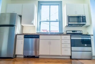 87 W Main St in Pulaski, VA - Building Photo - Building Photo