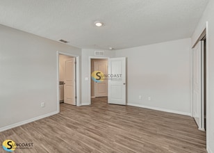 9588 Hood Rd, Unit 102 in Jacksonville, FL - Building Photo - Building Photo