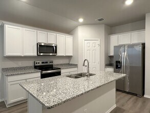 7106 Luella Dr in Killeen, TX - Building Photo - Building Photo