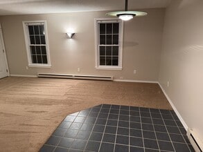 239 Old Farms Rd, Unit 7-B in Avon, CT - Building Photo - Building Photo