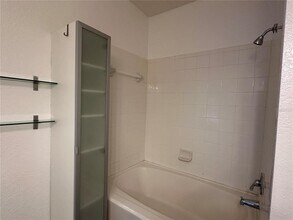 2370 Grand Central Pkwy in Orlando, FL - Building Photo - Building Photo