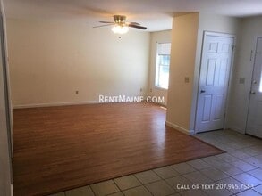 1841 Hammond St in Hermon, ME - Foto de edificio - Building Photo