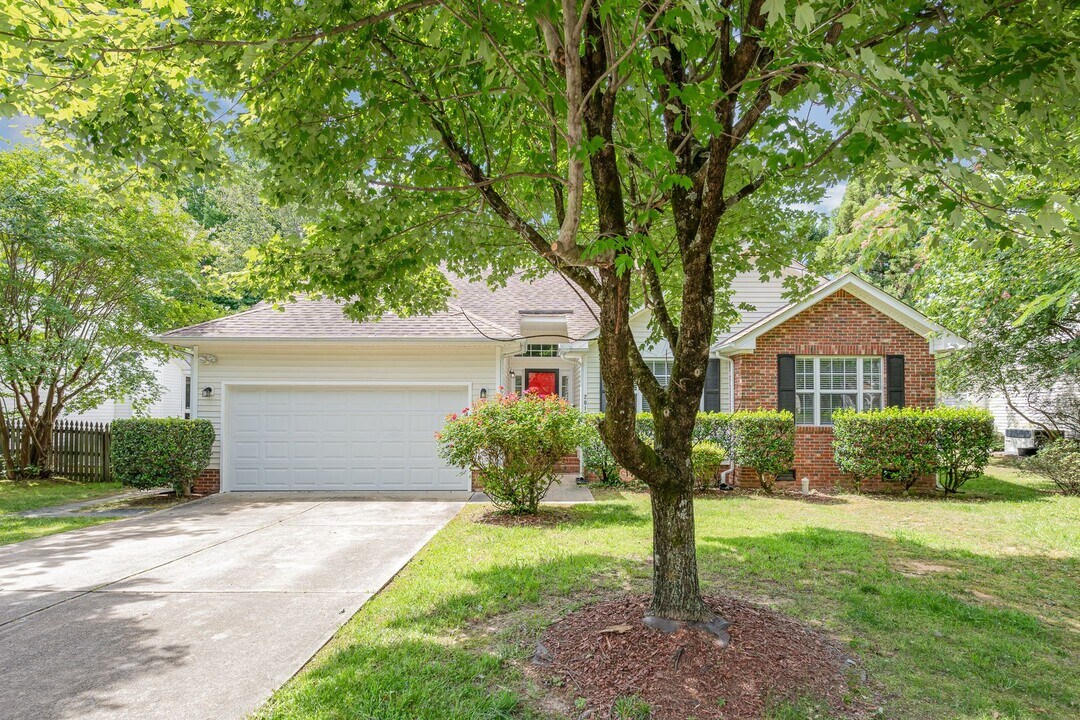 2017 Henniker St in Apex, NC - Building Photo