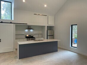 208 Watts St, Unit 208 C Watts St in Durham, NC - Building Photo - Building Photo