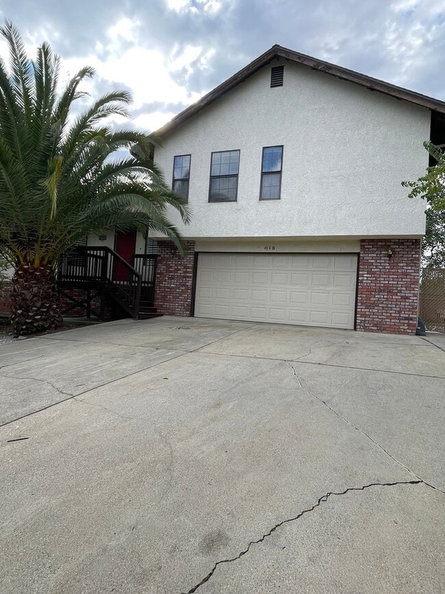 property at 618 Ansley Ct