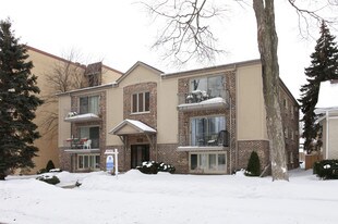 1611 Ashland Ave in Des Plaines, IL - Building Photo