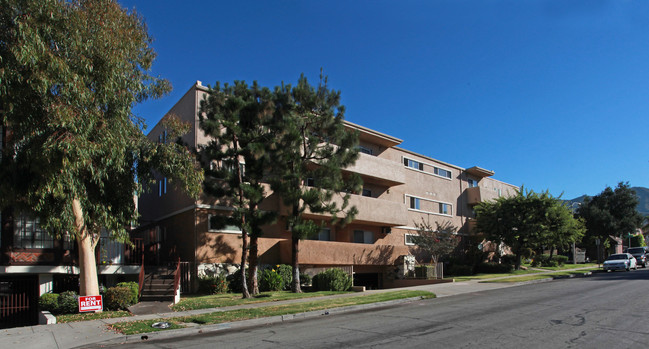 Versailles Apartments in Burbank, CA - Building Photo - Building Photo