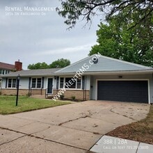 1654 SW Knollwood Dr in Topeka, KS - Building Photo - Building Photo