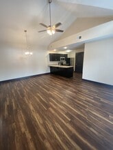 Westport Woods in Louisville, KY - Foto de edificio - Building Photo