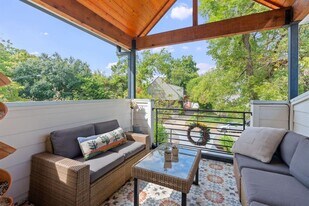 2711 Willow St in Austin, TX - Building Photo