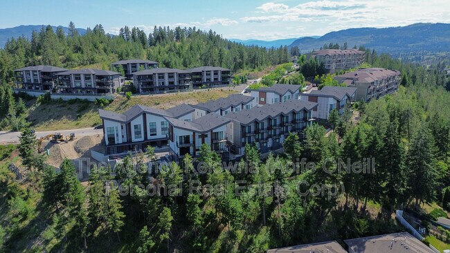 1980 Upper Sundance Dr in West Kelowna, BC - Building Photo - Building Photo