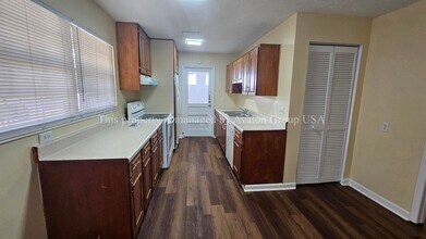 6507 Wilson Blvd in Jacksonville, FL - Building Photo - Building Photo