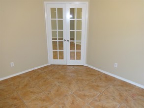 2105 Laughlin Rd in Fort Worth, TX - Building Photo - Building Photo
