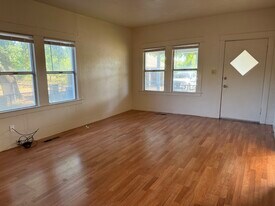 4320 S Kaiser Rd in Stockton, CA - Building Photo