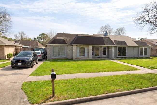 13319 Bafing Dr