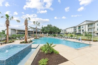 Rushcreek at Star Ranch in Hutto, TX - Foto de edificio - Building Photo