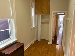 1732 N Wood St, Unit 1st Floor in Chicago, IL - Building Photo - Building Photo