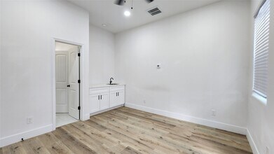 4509 La Branch St in Houston, TX - Building Photo - Building Photo