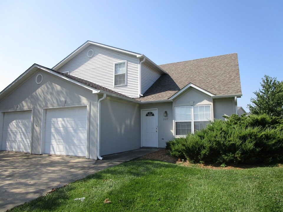 3517-3519 Ponderosa St in Columbia, MO - Foto de edificio