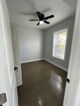 5033 W Wabansia Ave, Unit Unit 2W in Chicago, IL - Building Photo - Building Photo