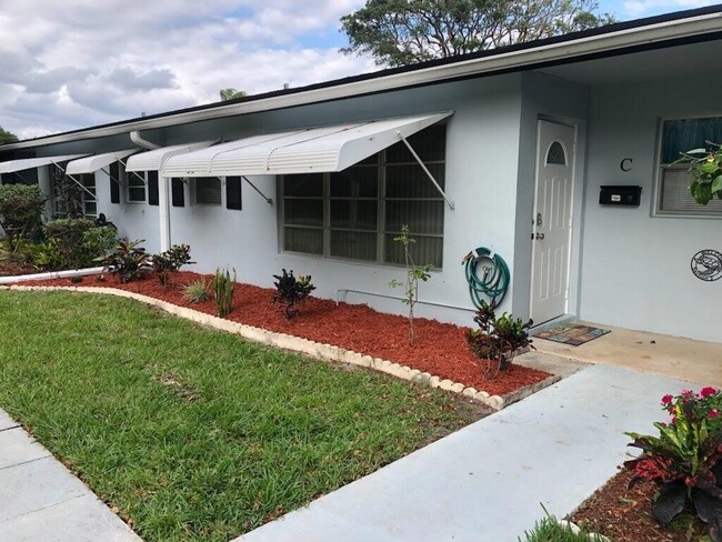 405 High Point Blvd in Delray Beach, FL - Building Photo - Building Photo