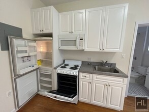 WEST 72 STREET, Unit 5C in New York, NY - Building Photo - Building Photo