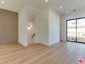 2817 Redondo Blvd in Los Angeles, CA - Building Photo - Building Photo