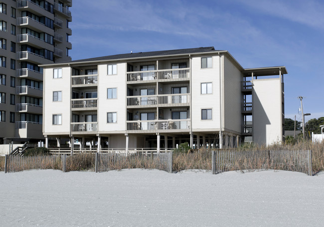 Crescent Villas in North Myrtle Beach, SC - Building Photo - Building Photo