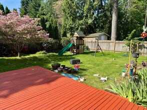 16817 NE 106th St in Redmond, WA - Building Photo - Building Photo