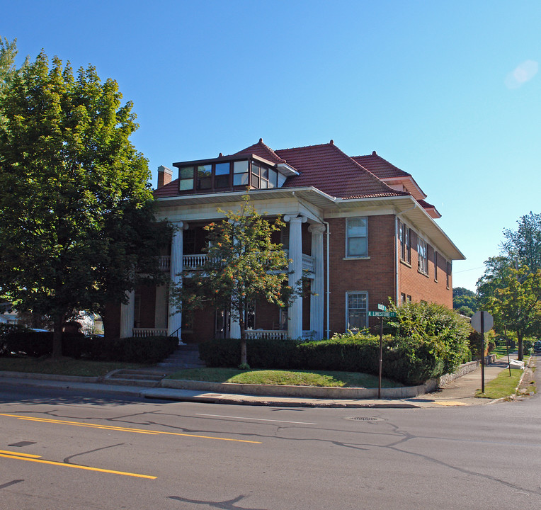 900 N Limestone St in Springfield, OH - Foto de edificio