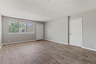 800 Anderson Ln in Madison, TN - Building Photo - Building Photo