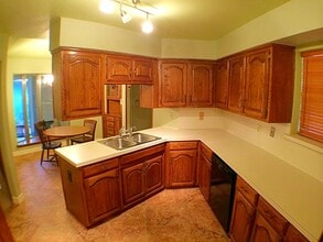 1412 Woodcreek Dr in Richardson, TX - Foto de edificio - Building Photo