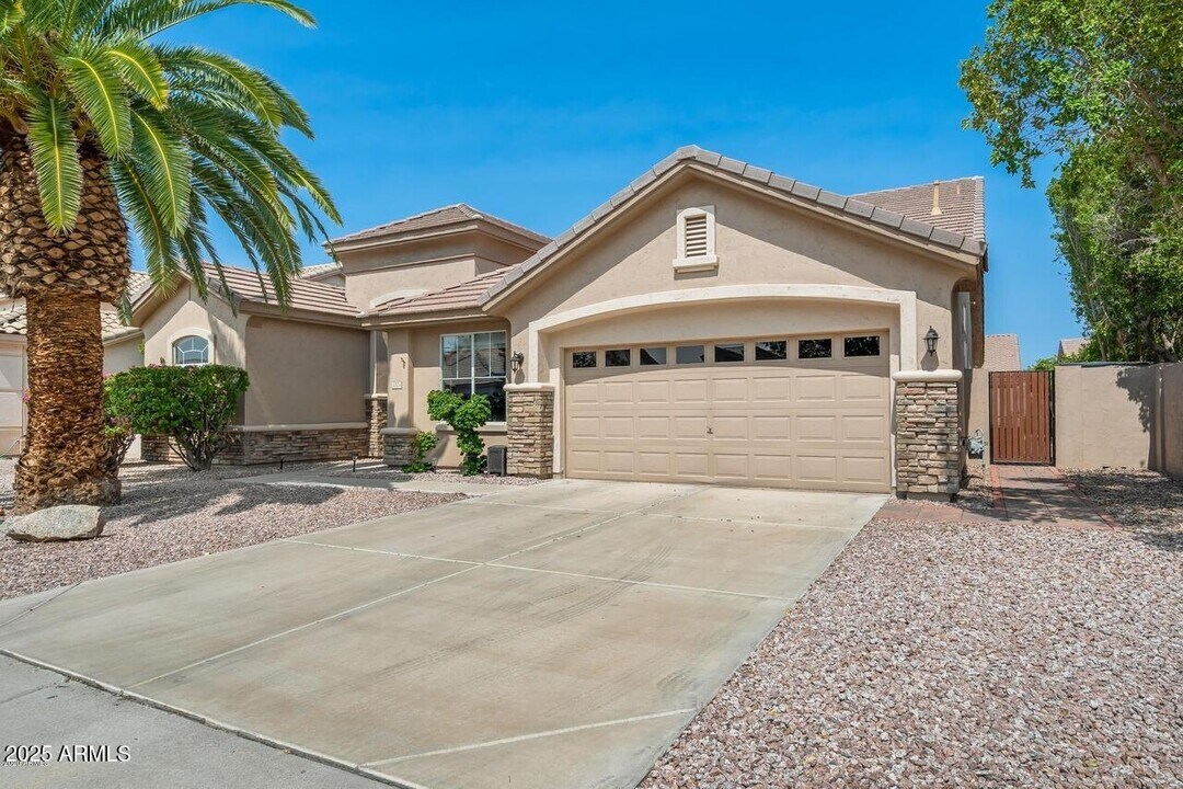 1524 E Del Rio St in Chandler, AZ - Foto de edificio