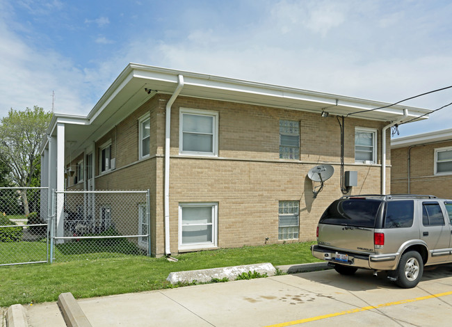 55 E Blecke Ave in Addison, IL - Building Photo - Building Photo