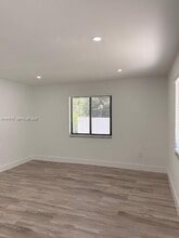 3609 SW 27th St in Miami, FL - Building Photo - Building Photo