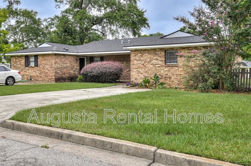 315 Old Plantation Rd in Augusta, GA - Building Photo