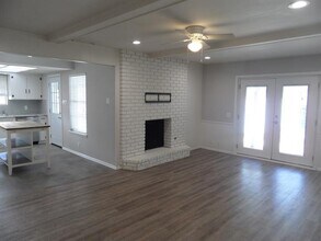 10643 Lakemere Dr in Dallas, TX - Building Photo - Building Photo