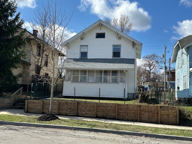 property at 1305 Woodward Ave