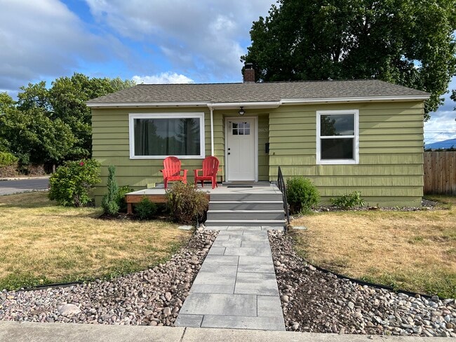 property at 1601 W Sussex Ave